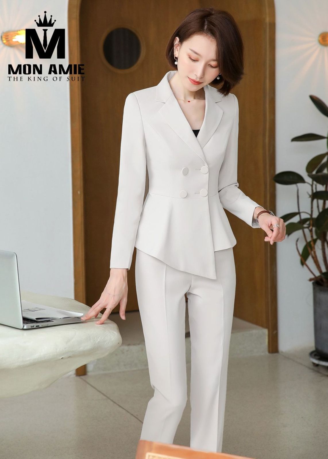 Cream Assymetrical Notch Lapels Suit With Trousers 